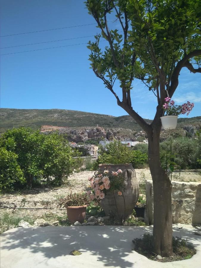 Margarita'S Stone House Apartment Platanos  Exterior photo